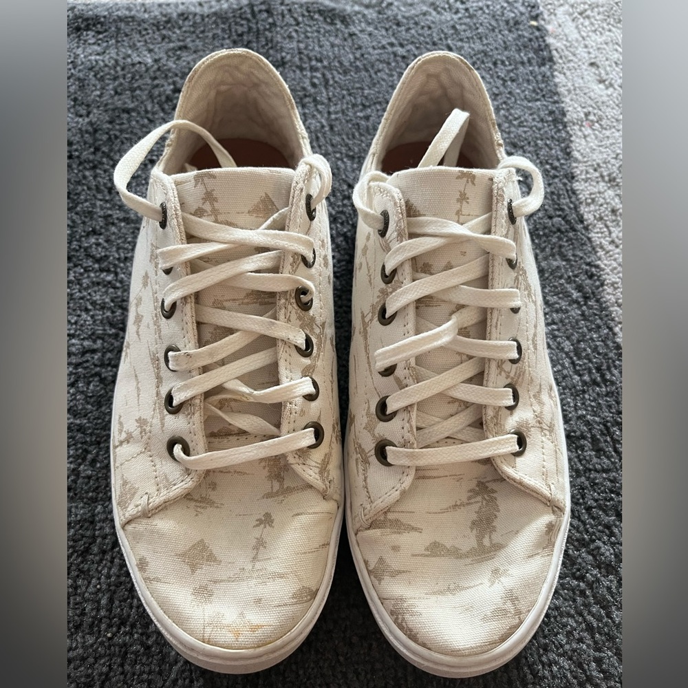TOMS Sneakers